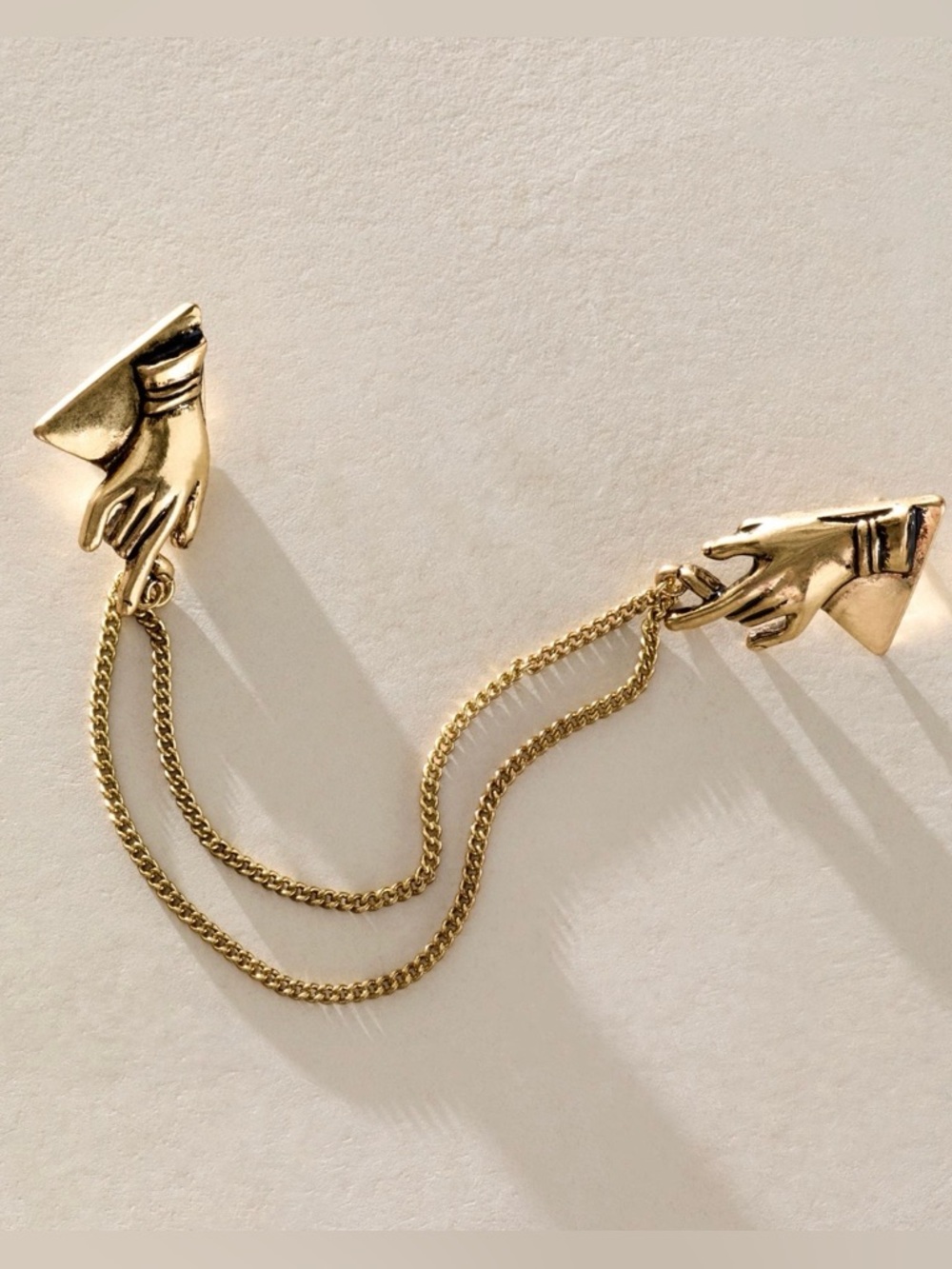 NEW Free People Helping Hands Pin Set Brooch in Gold - Picture 2 of 6